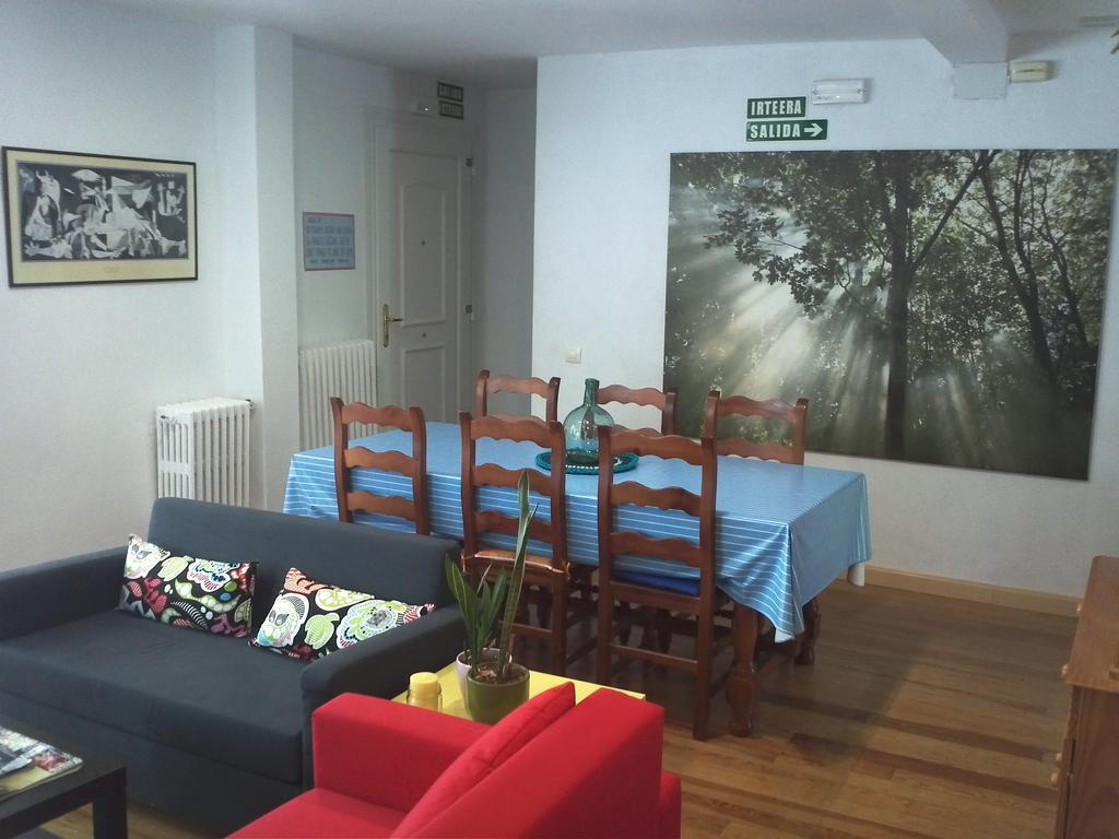 Xarma Hostel Памплона Екстер'єр фото